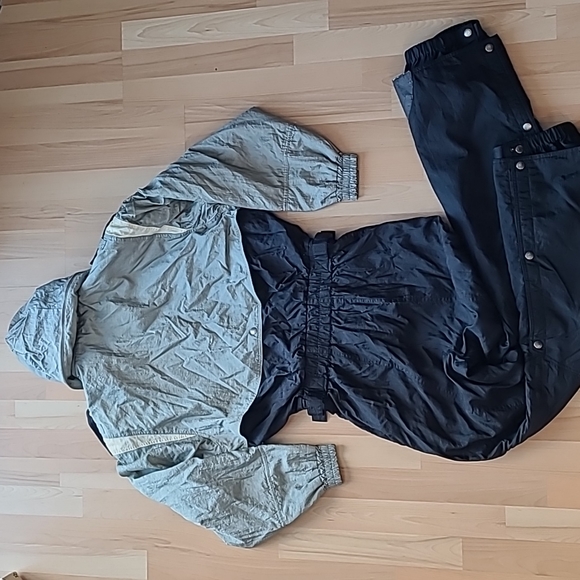 Descente Ski Suit Small - Picture 8 of 9